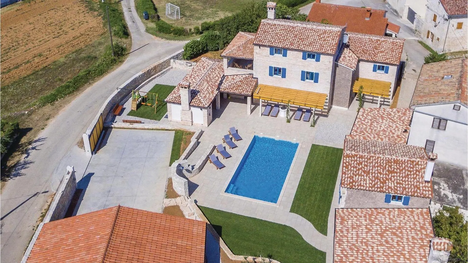 Holiday home 9 Bedroom Lovely Home In Bokordici