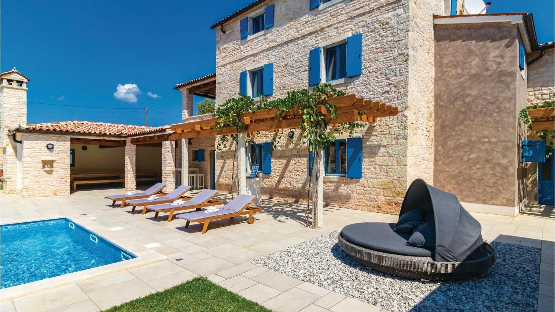 9 Bedroom Lovely Home In Bokordici