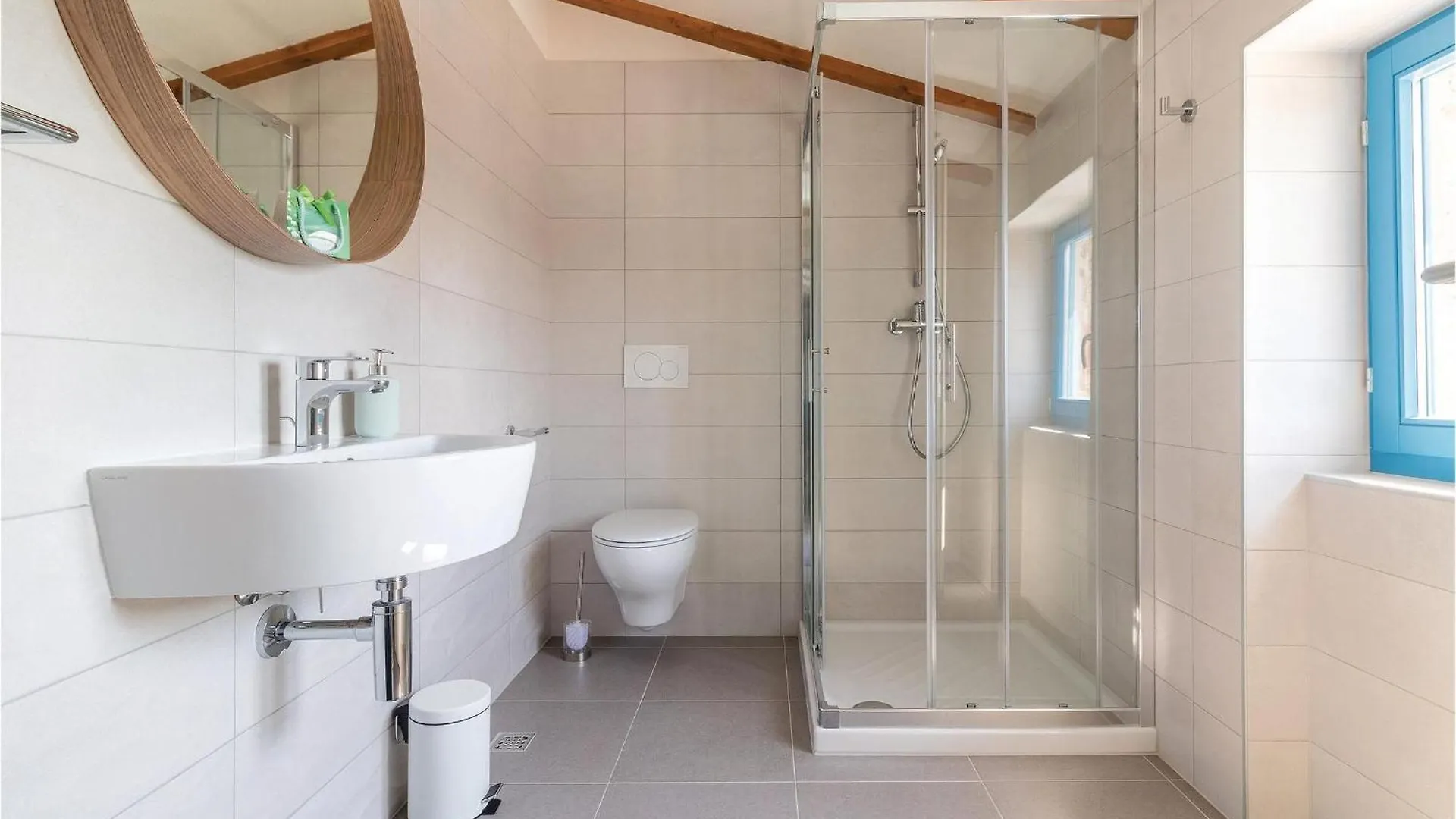 9 Bedroom Lovely Home In Bokordici