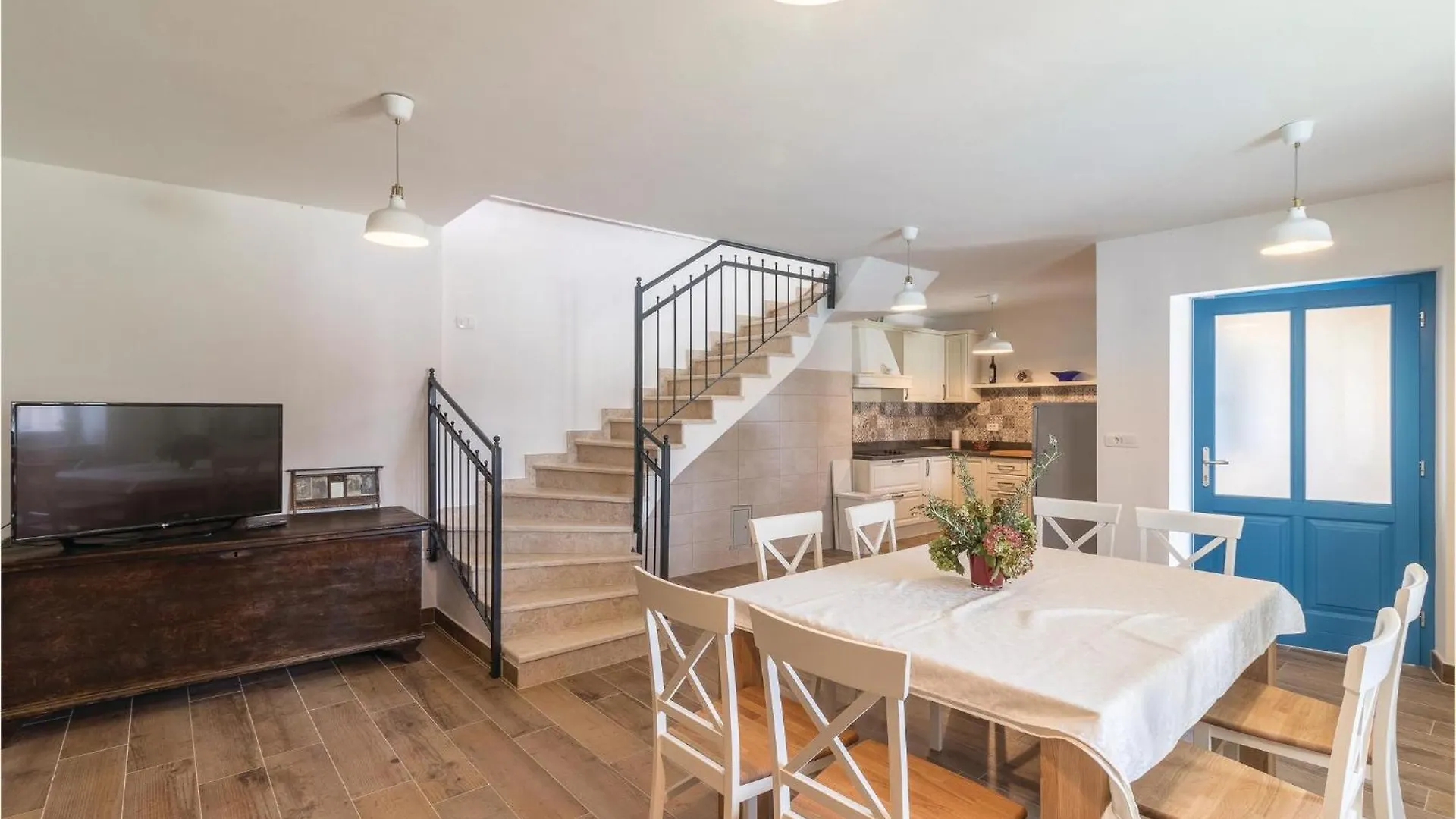 9 Bedroom Lovely Home In Bokordici