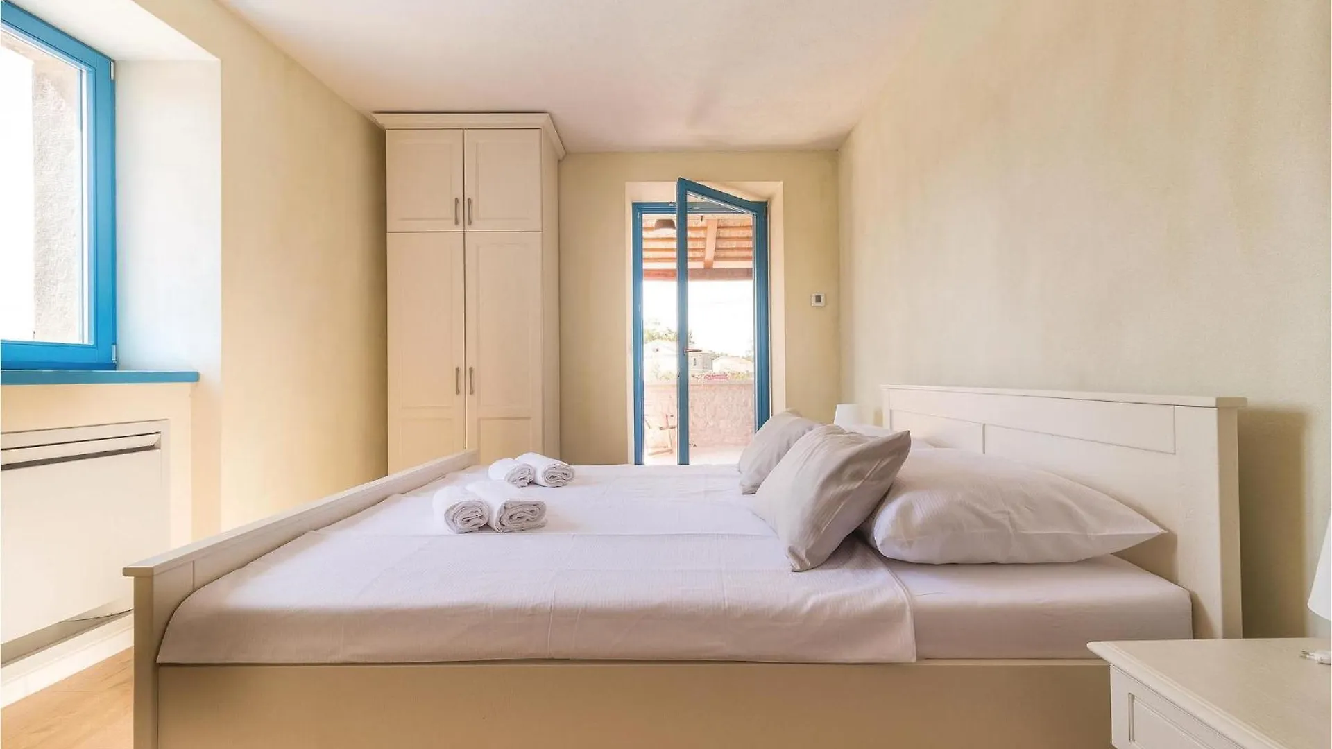 9 Bedroom Lovely Home In Bokordici 0*,