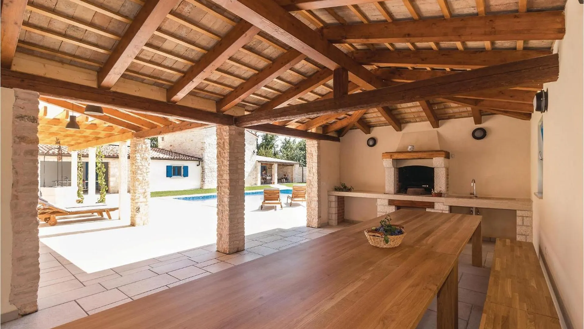 Holiday home 9 Bedroom Lovely Home In Bokordici